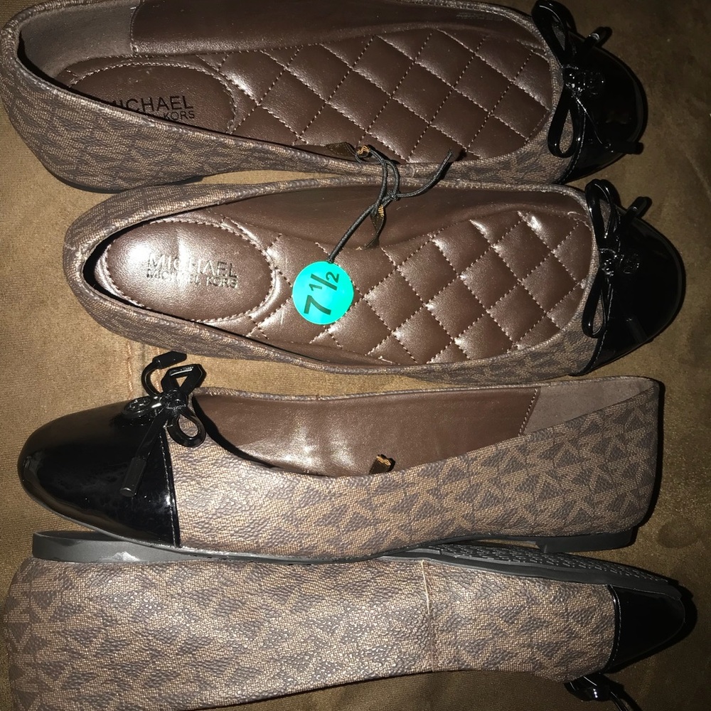 Make offer! Michael Kors logo flats